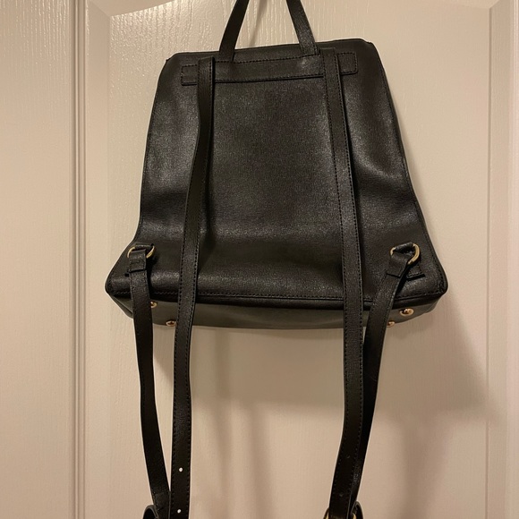 Lacucci leather backpack style purse in black with interior zip pocket - Picture 2 of 14